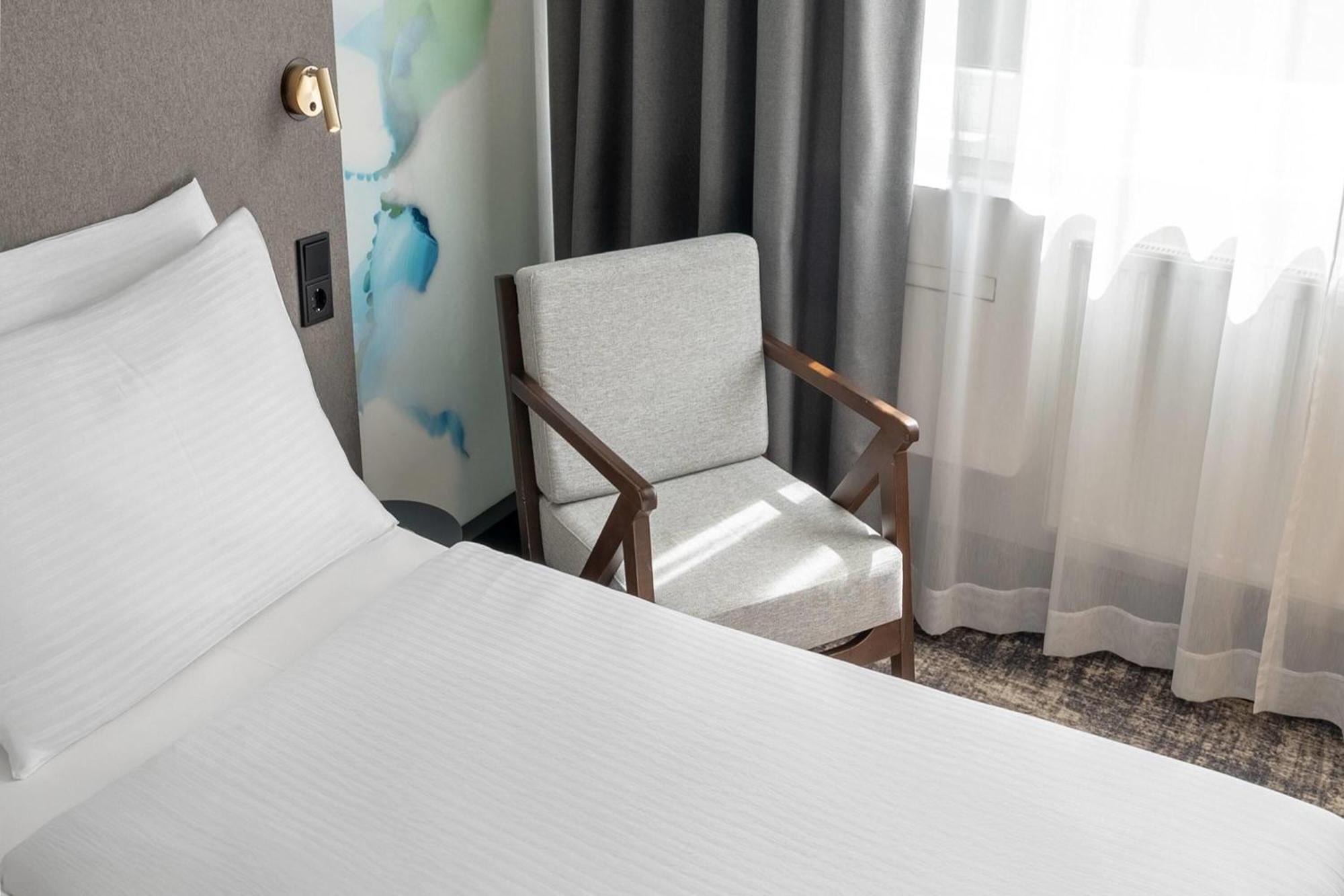 Standard Twin Room Accessible or Non-Smoking