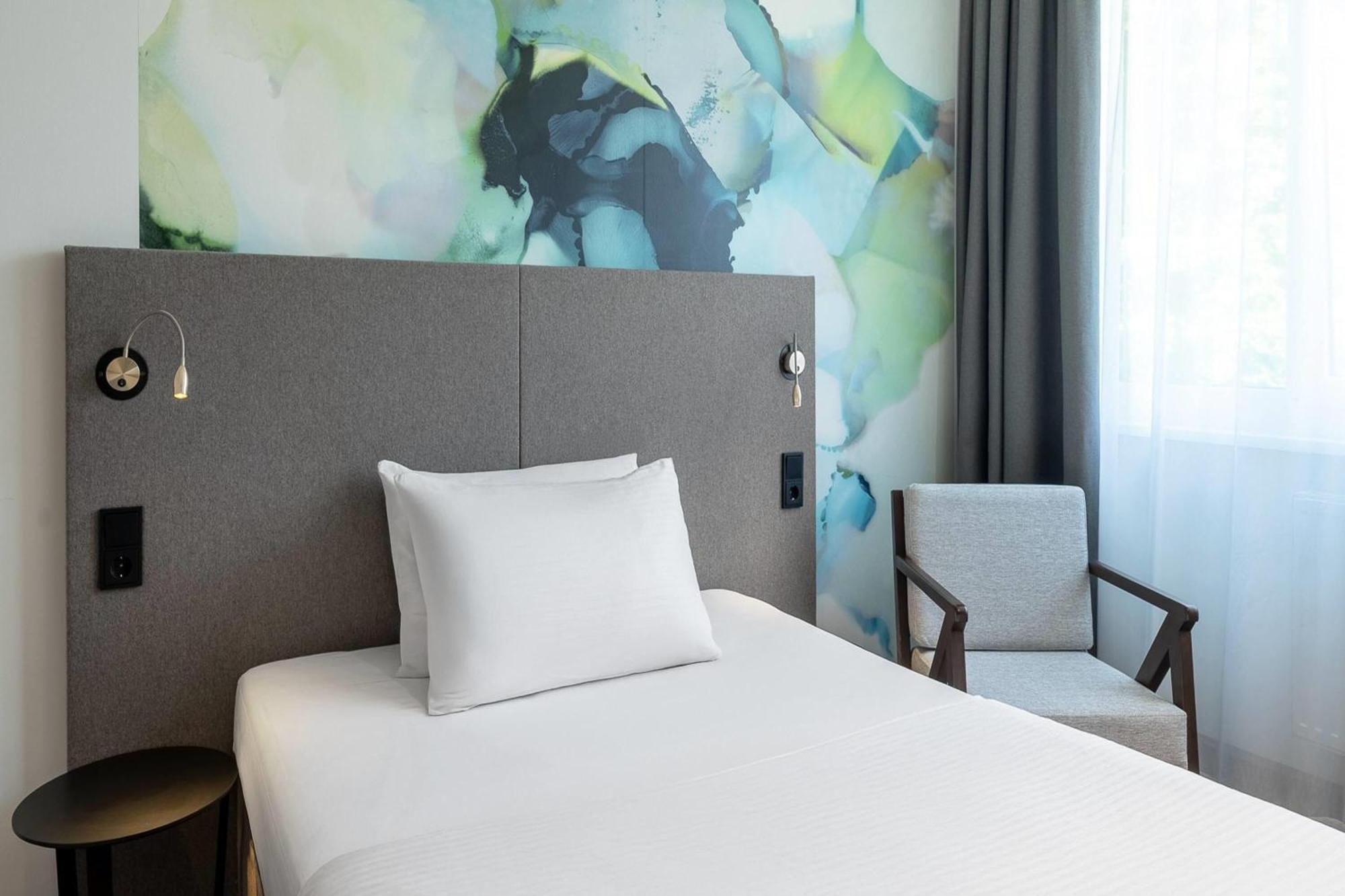 Superior Single Room 1 Queen Bed Non-Smoking